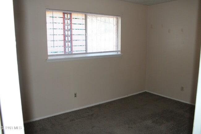 Building Photo - 5817 Blackhawk Dr