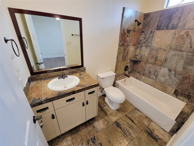 Building Photo - 1605 W 14th St