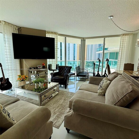 Building Photo - 150 Sunny Isles Blvd