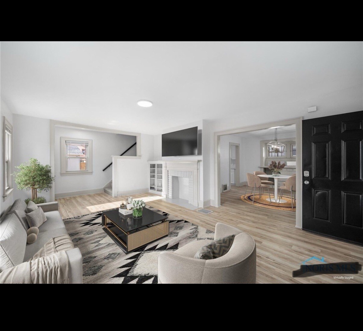 Living room - 476 Shasta Dr