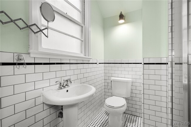 Building Photo - 136 Prospect Ave