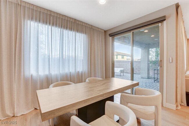 Building Photo - 9716 Jade Rise Ave