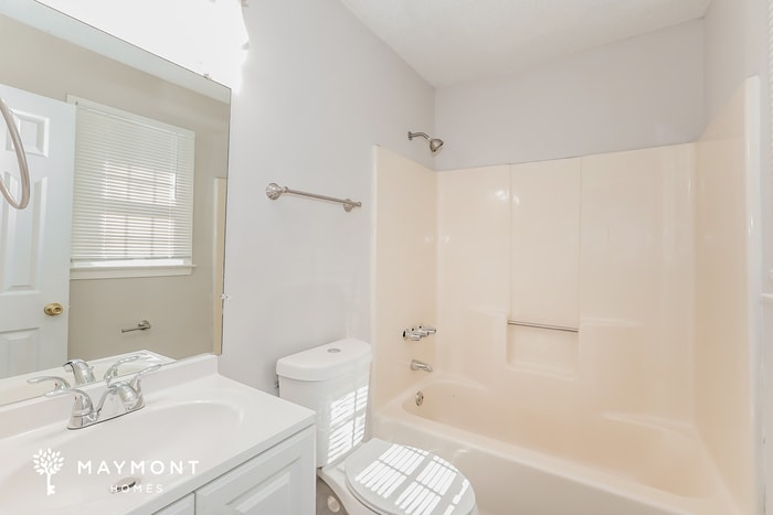 Building Photo - 25 Tanglewood Ct