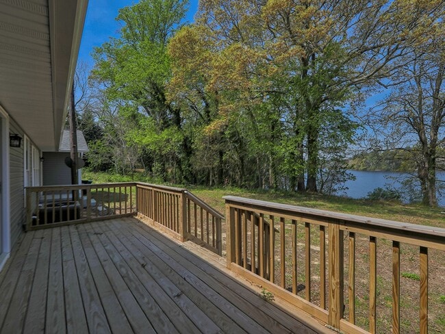 Building Photo - Waterfront Living in Historic Milton! 3-be...