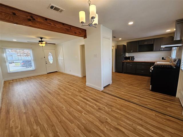 Building Photo - 1002 Highland Dr