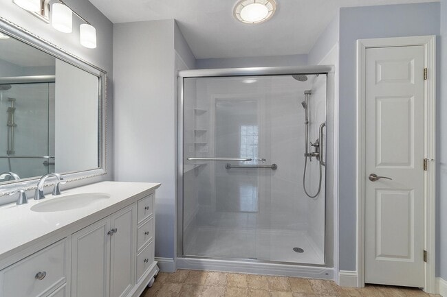 Building Photo - 50 Hadleigh Rd