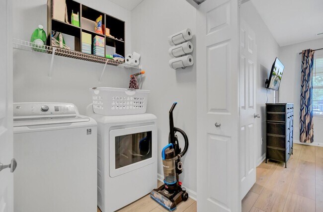 Building Photo - 132 Woodward Rd