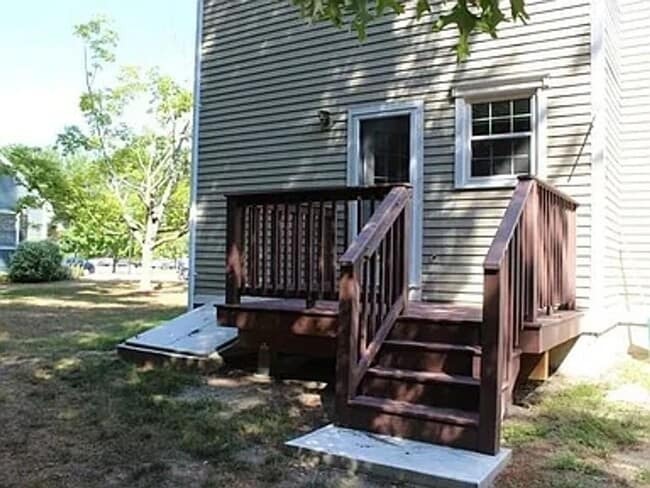 Building Photo - Renovated Townhome in Prime Location