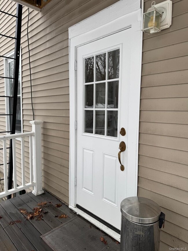 Building Photo - 41 Clove Rd