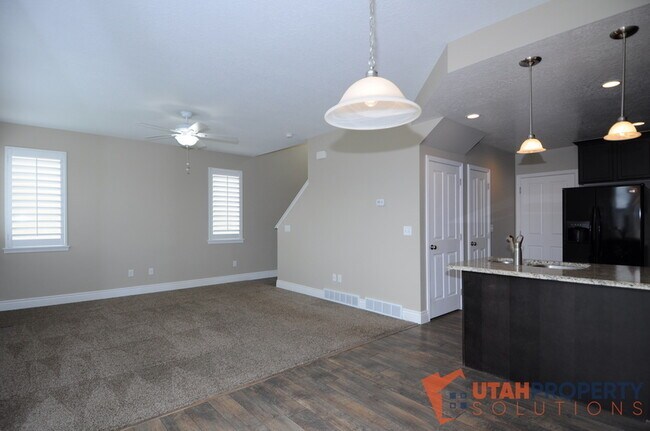Building Photo - 3755 N Prairie Grass Dr