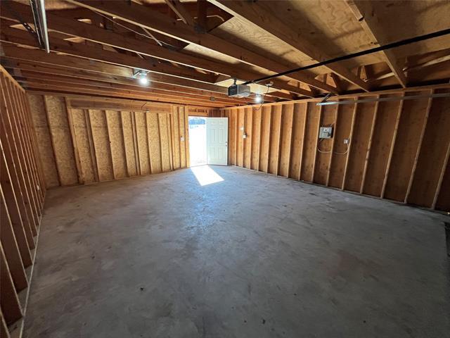 Building Photo - 3009 Clover Dr