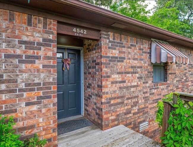 Building Photo - 4542 Edgemere Rd