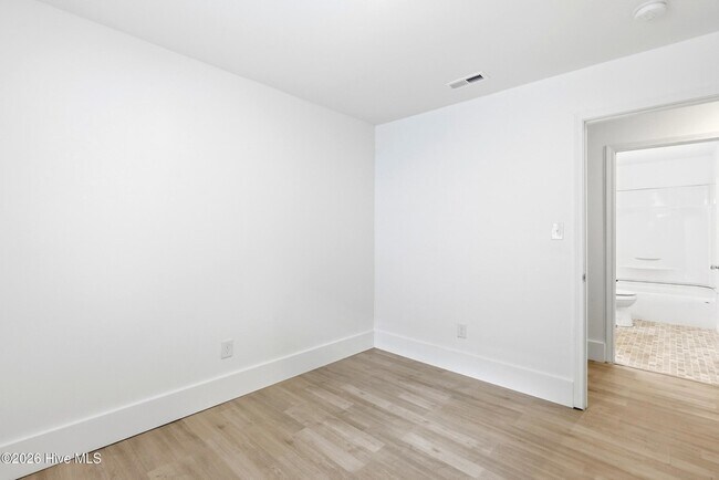 Building Photo - 1409 Glenn St