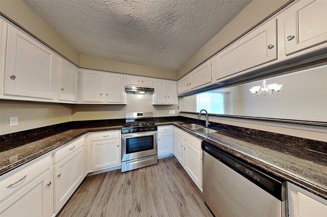 Building Photo - 9906 Dornoch Dr