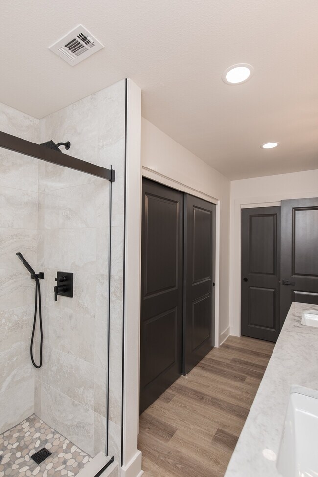 Building Photo - 2540 Hallmark Dr