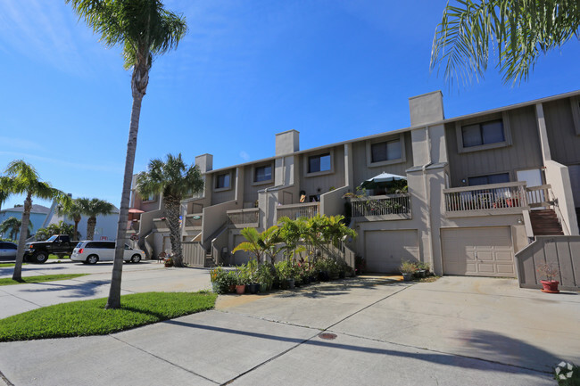 Building Photo - Beach Place Townhomes