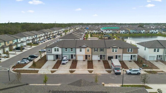 Building Photo - 5942 Chestnut Grv Pl