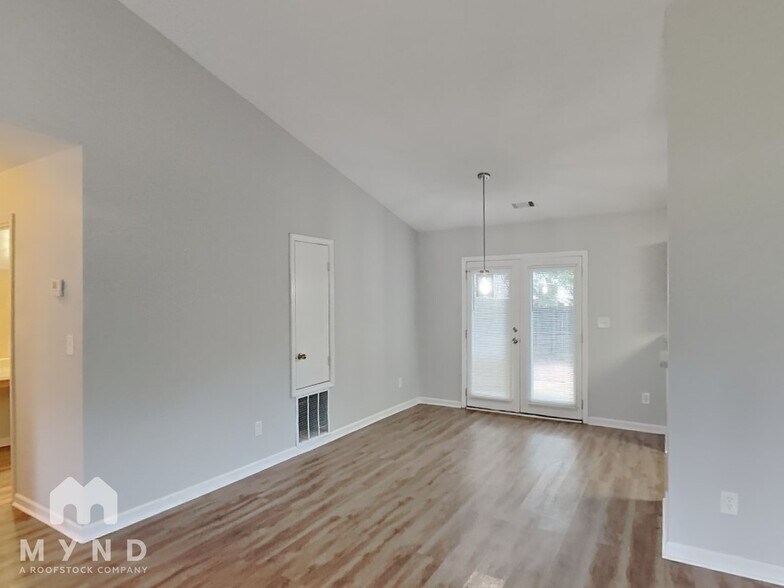 Building Photo - 5995 Homestead Cir