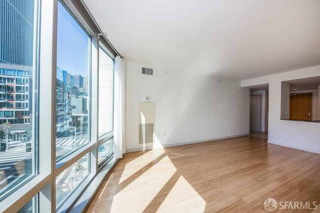 Building Photo - 333 1st St
