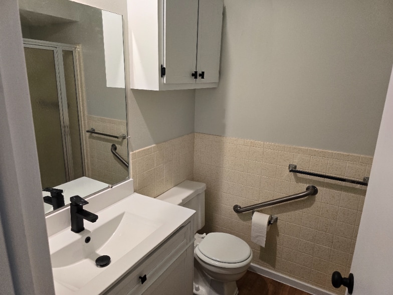 Building Photo - 418 Riviera Dr