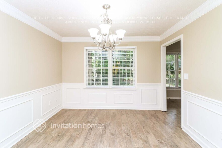 Building Photo - 2849 Meadow Dr