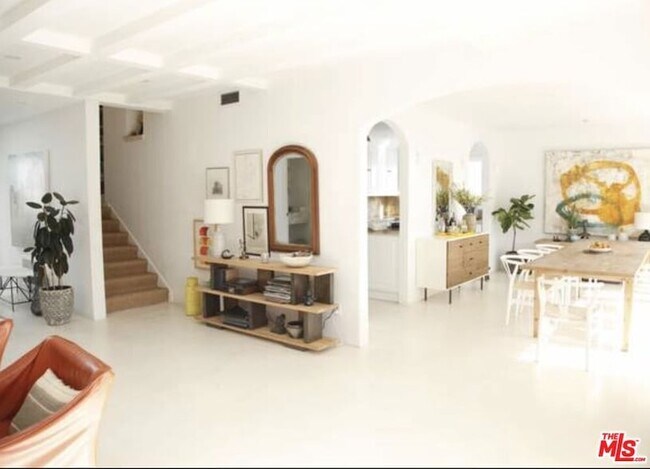 Building Photo - 3817 Surfwood Rd