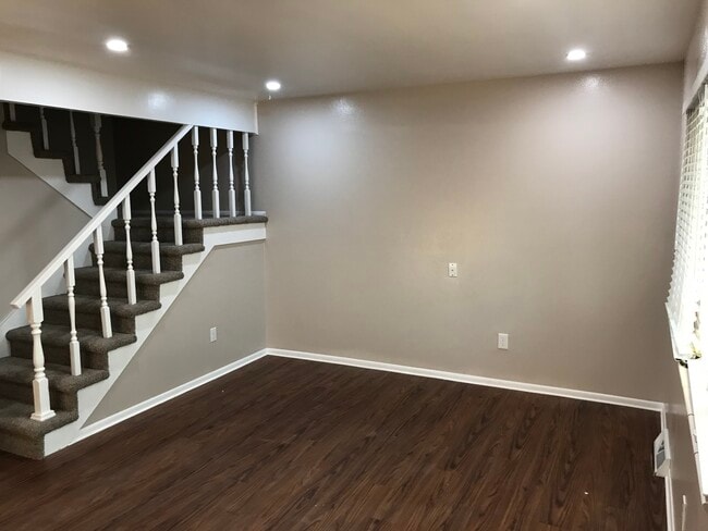 Living room - 1045 Chambers Ct