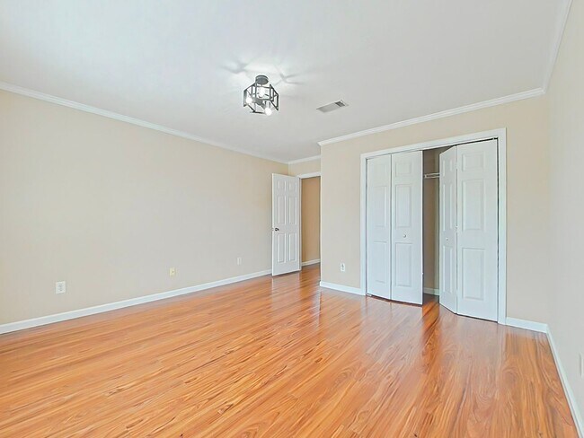 Building Photo - 3 Bed 2.5 Bath Home near Lakeside Highschool