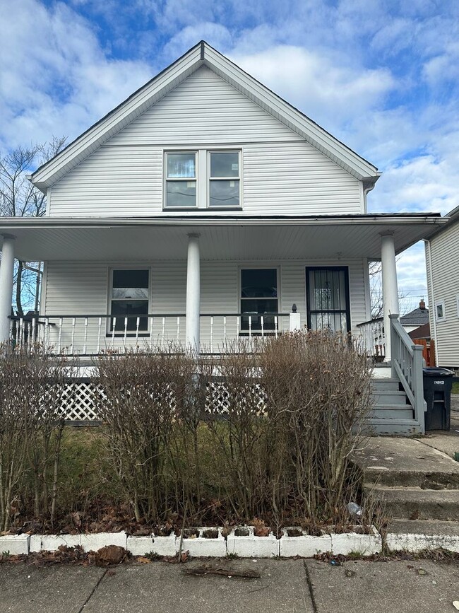 Building Photo - 3618 E 143rd St