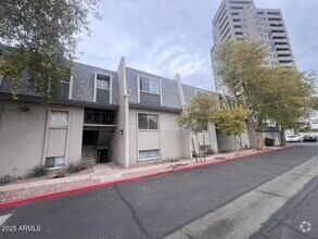 Building Photo - 1010 E Osborn Rd