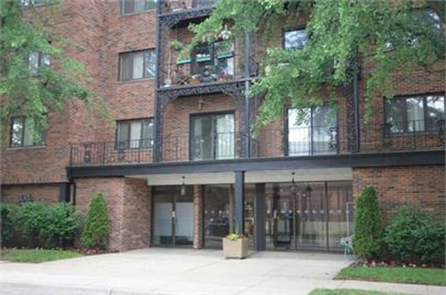 Building Photo - 434 Clinton Pl