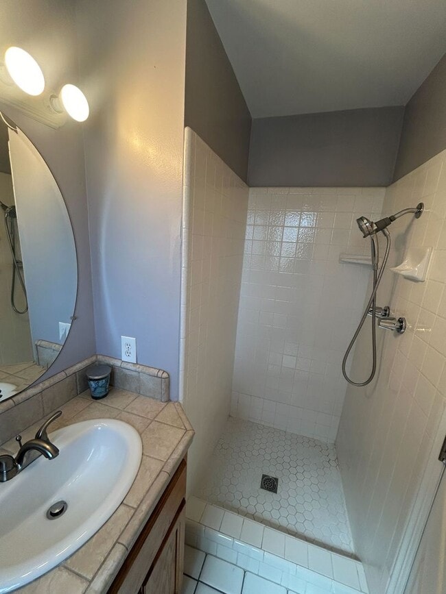 Building Photo - Spacious Home for Rent