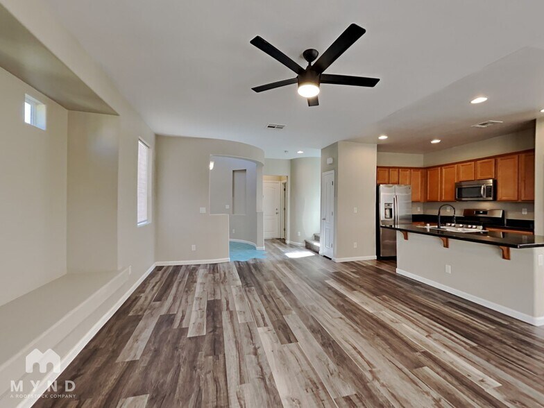 Building Photo - 8041 San Mateo St