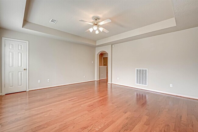 Building Photo - 12419 Shadycrest Dr