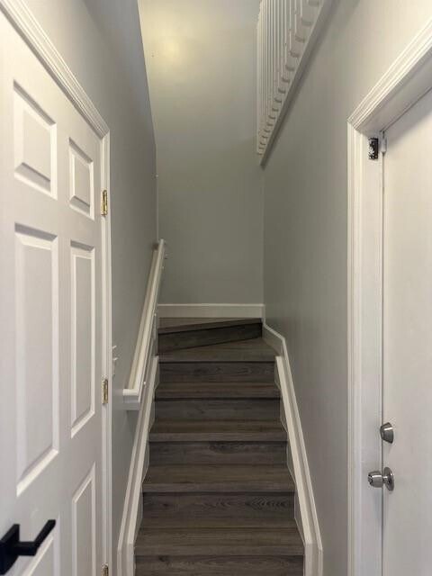 Building Photo - 4151 Eastridge Cir