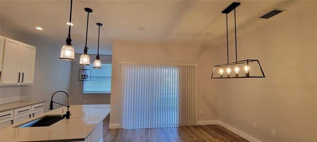 Building Photo - 3806 Parkridge Cir