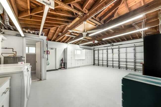 Building Photo - 3140 Calle Largo Dr