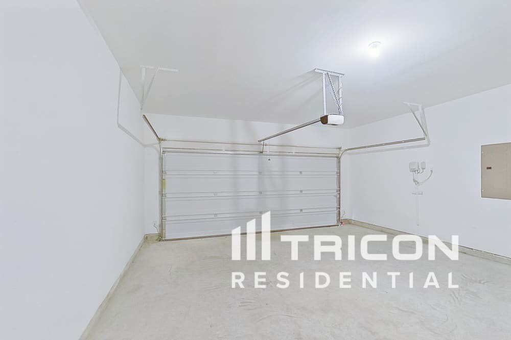 Building Photo - 235 Jenkinson Dr