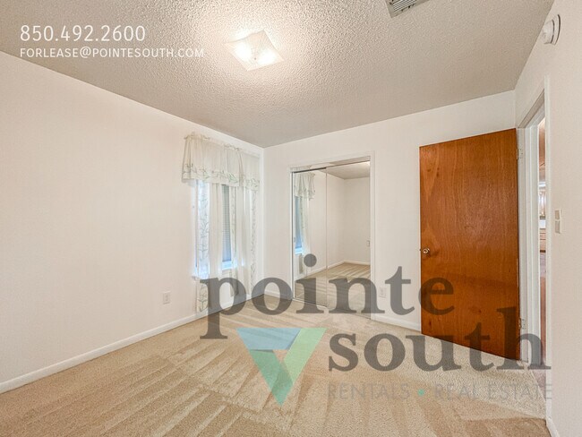 Building Photo - 5527 Sunburst Ln