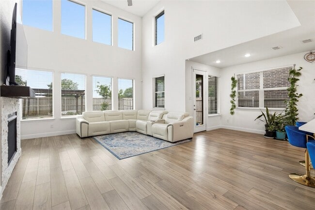 Building Photo - 2213 Cherrybark Trl