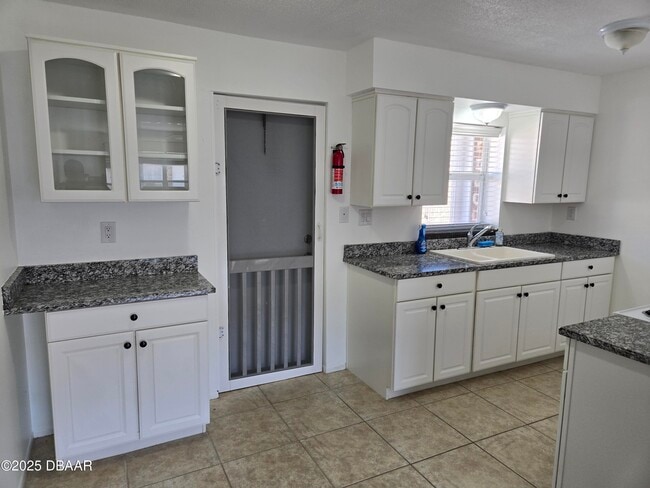 Building Photo - 190 E Olmstead Dr