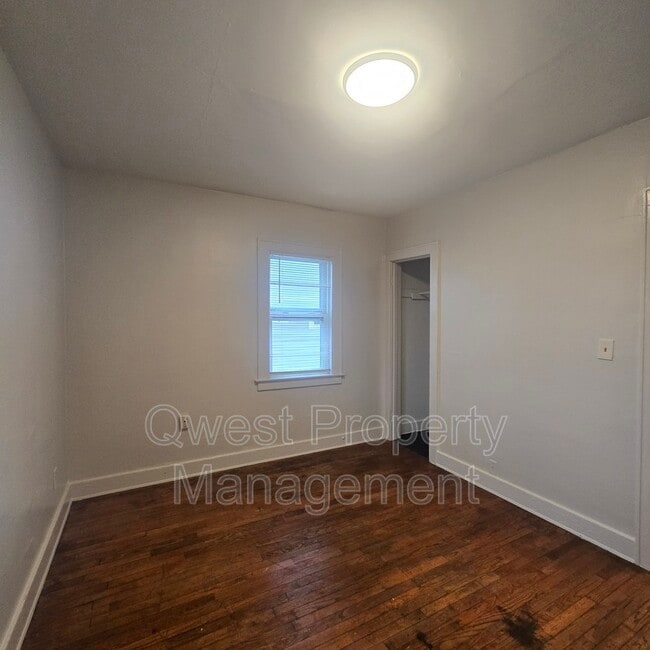 Building Photo - 624 Oakdale St SE