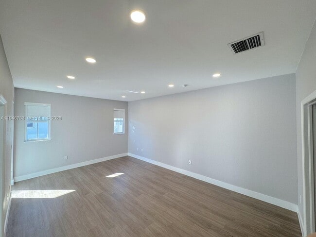 Building Photo - 11400 NW 75th Terrace