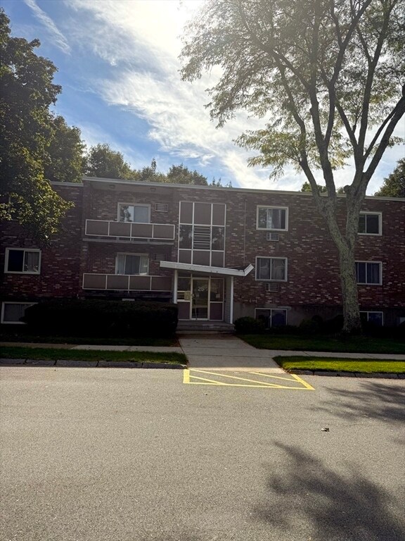 Building Photo - 25 Lionel Ave