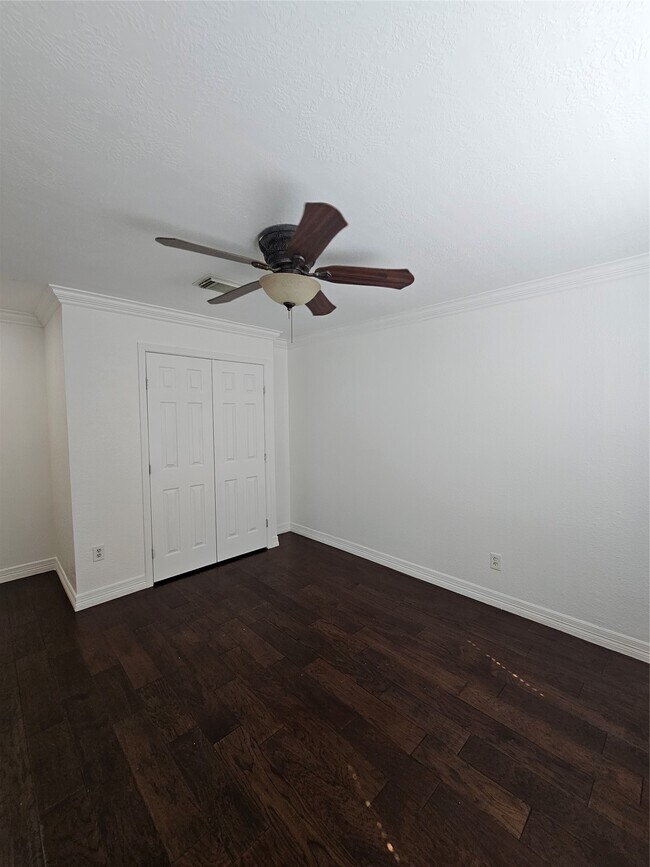 Building Photo - 9207 Dairy View Ln