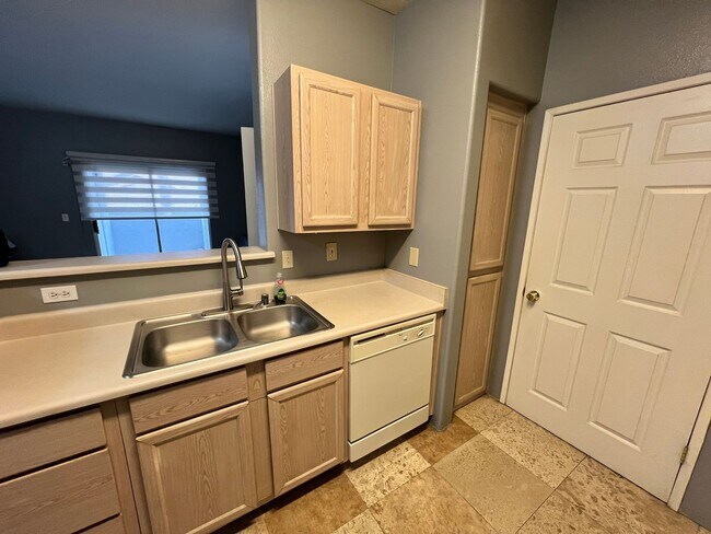 Building Photo - 2615 W Gary Ave