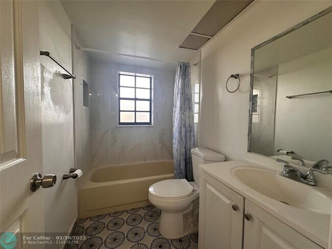 Building Photo - 4263 Oak Terrace Dr