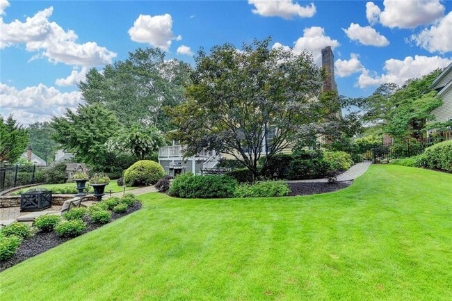 Building Photo - 2611 Briers N Dr