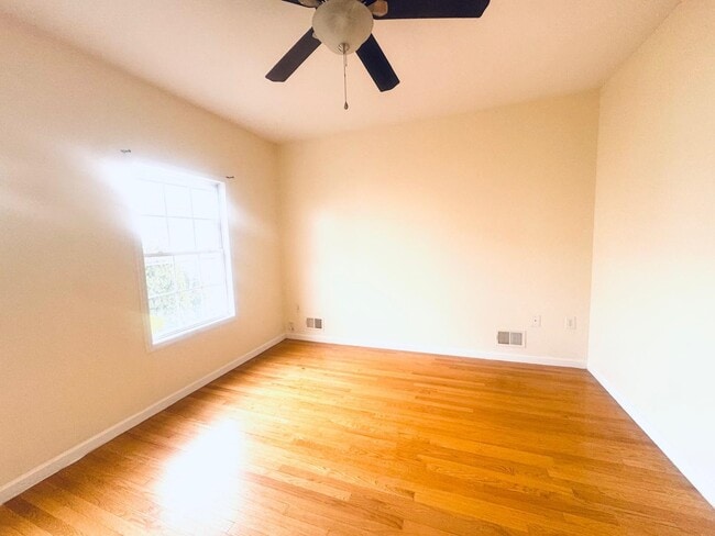 Building Photo - 30 Whitman Ave