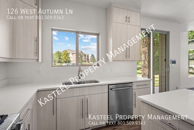 Building Photo - 126 W Autumn Ln